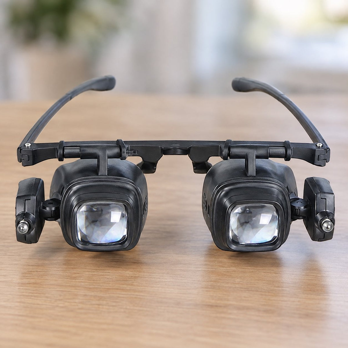 situation — Ochelari lupă cu LED – 8 lentile interschimbabile, ambele mâini libere